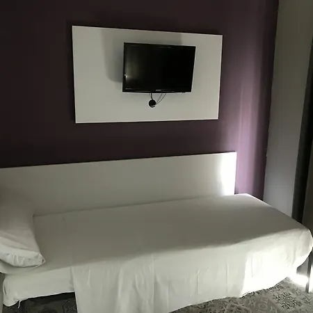 Benidorm Beach Hostel 2* בנידורם