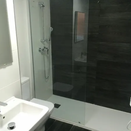 מלון Benidorm Beach Hostel בנידורם